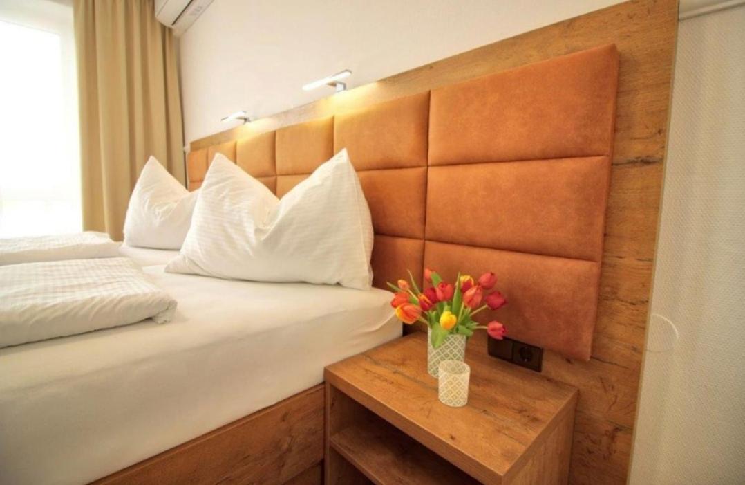 Hotel & Restaurant Seehof Подерсдорф ам Зее Стая снимка