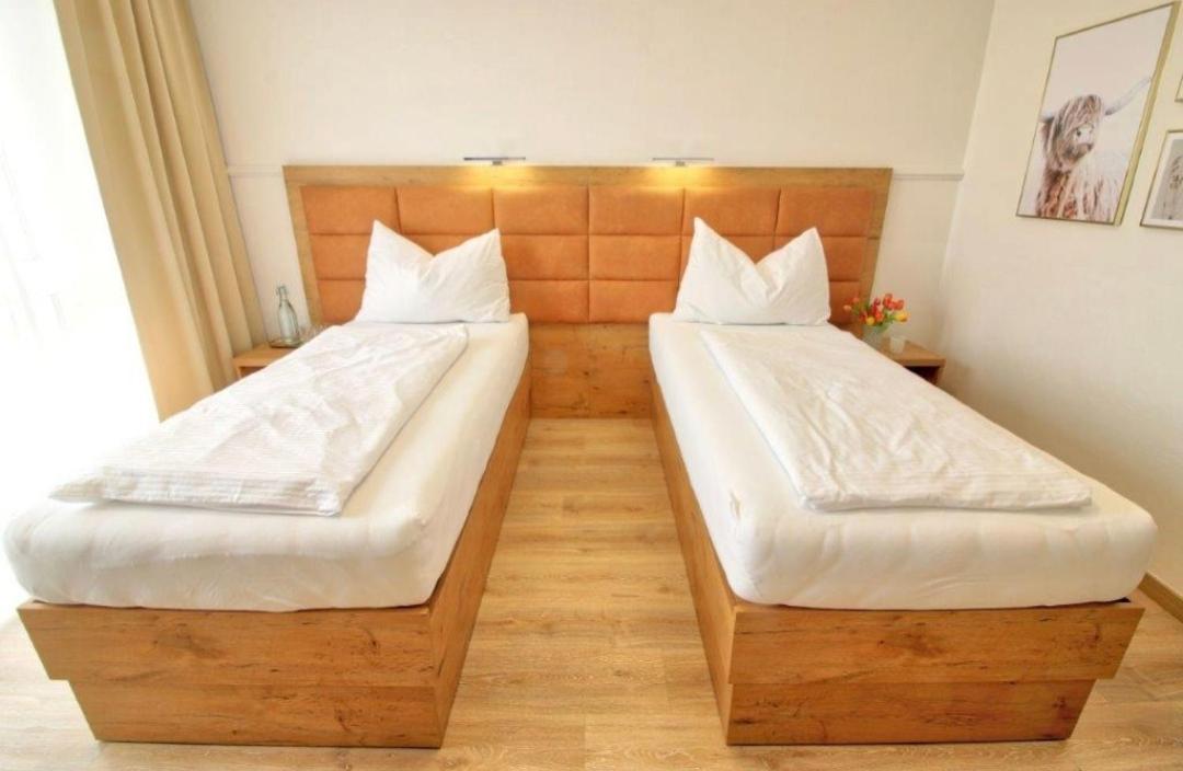Hotel & Restaurant Seehof Подерсдорф ам Зее Стая снимка