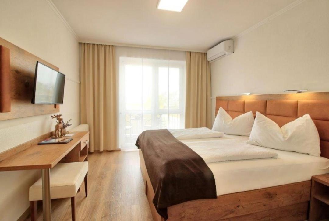 Hotel & Restaurant Seehof Подерсдорф ам Зее Стая снимка