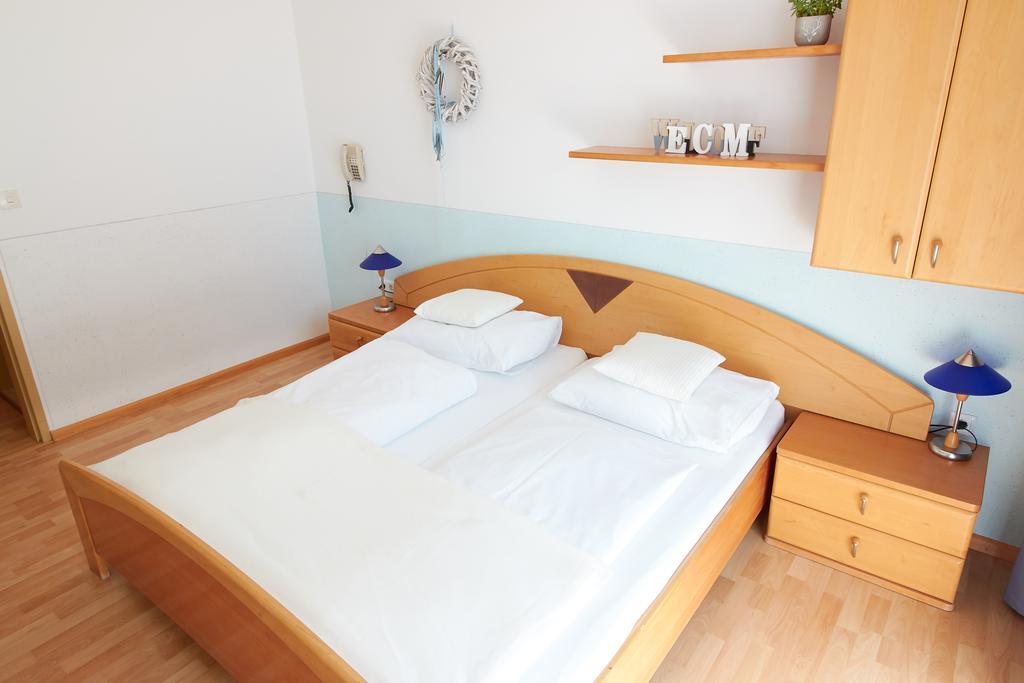 Hotel & Restaurant Seehof Подерсдорф ам Зее Екстериор снимка
