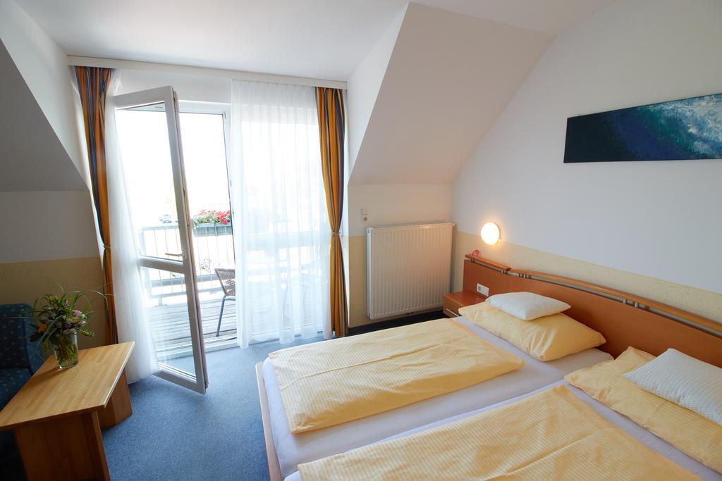 Hotel & Restaurant Seehof Подерсдорф ам Зее Екстериор снимка