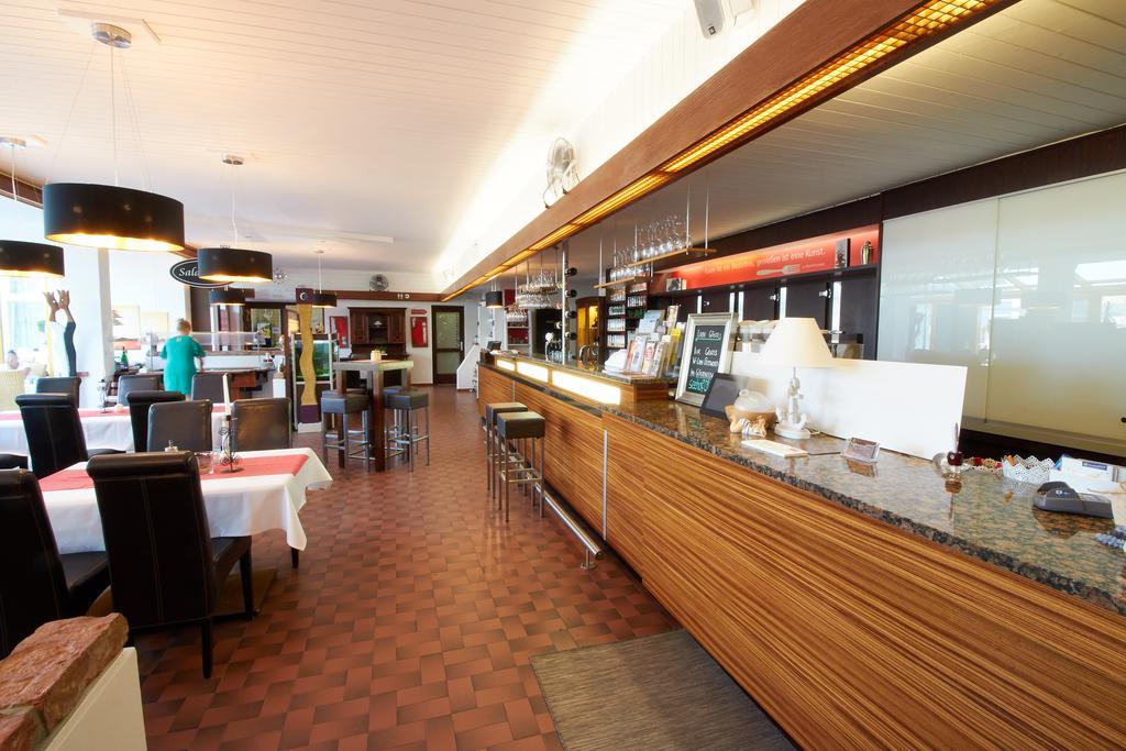 Hotel & Restaurant Seehof Подерсдорф ам Зее Екстериор снимка