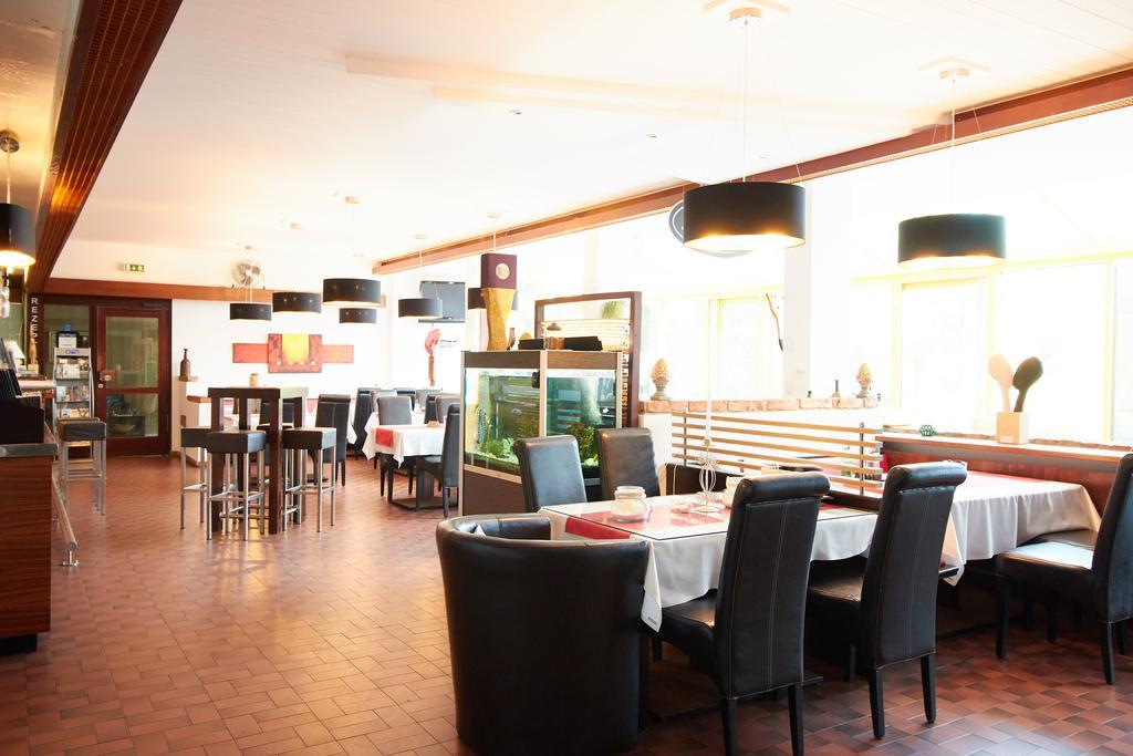 Hotel & Restaurant Seehof Подерсдорф ам Зее Екстериор снимка